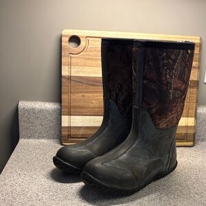 Boys Bogs Camo Waterproof Rubber Hunting Boots Size 4